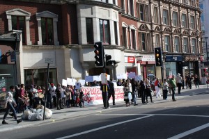 protest_inioru_in_london