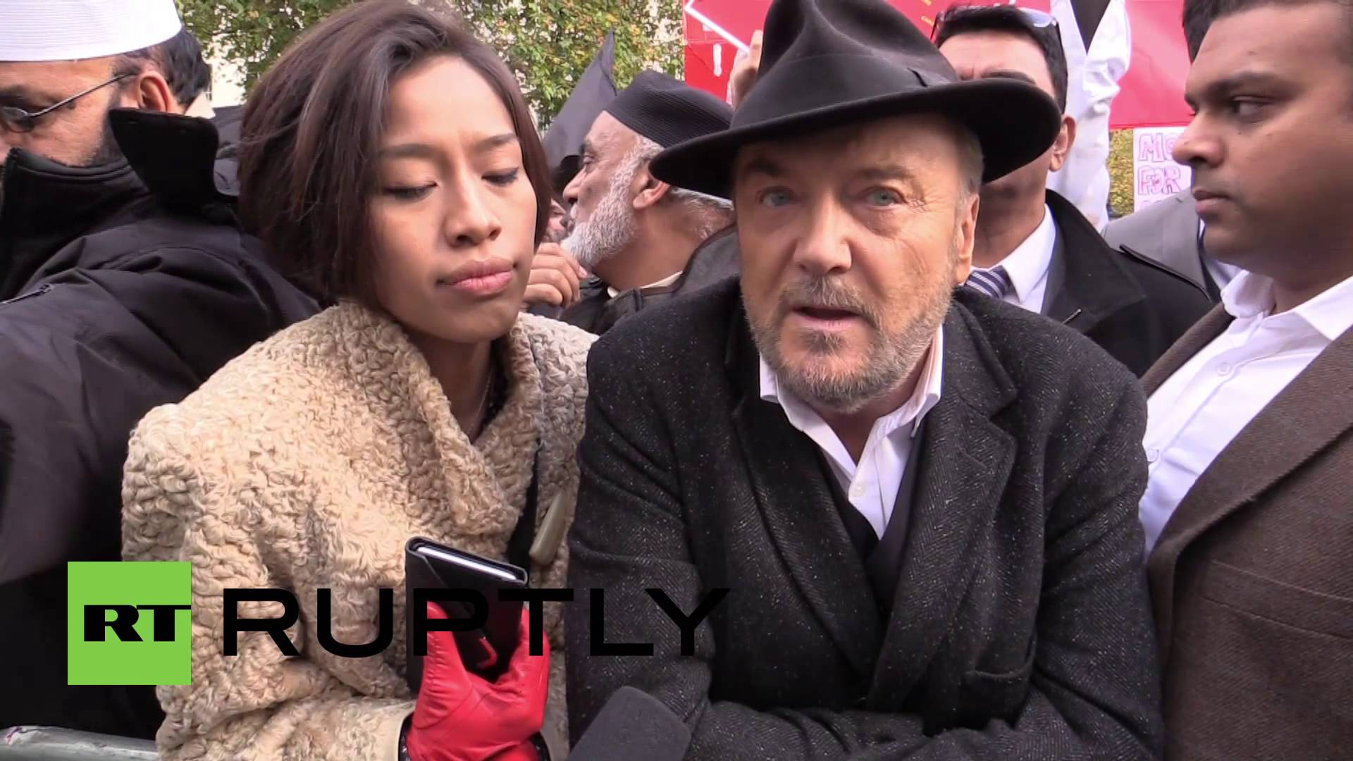 மோடியின் வருகையை எதிர்த்து லண்டனில் நடந்த ஆர்ப்பாட்டம்: நிர்வாணமான இந்திய ஜனநாயகம்