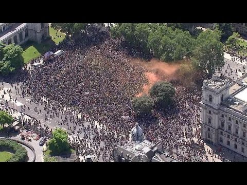 லண்டனில் மாபெரும் பேரணி : அதிகாரவர்க்கம் பலனடைந்த மற்றொரு அரசியல்