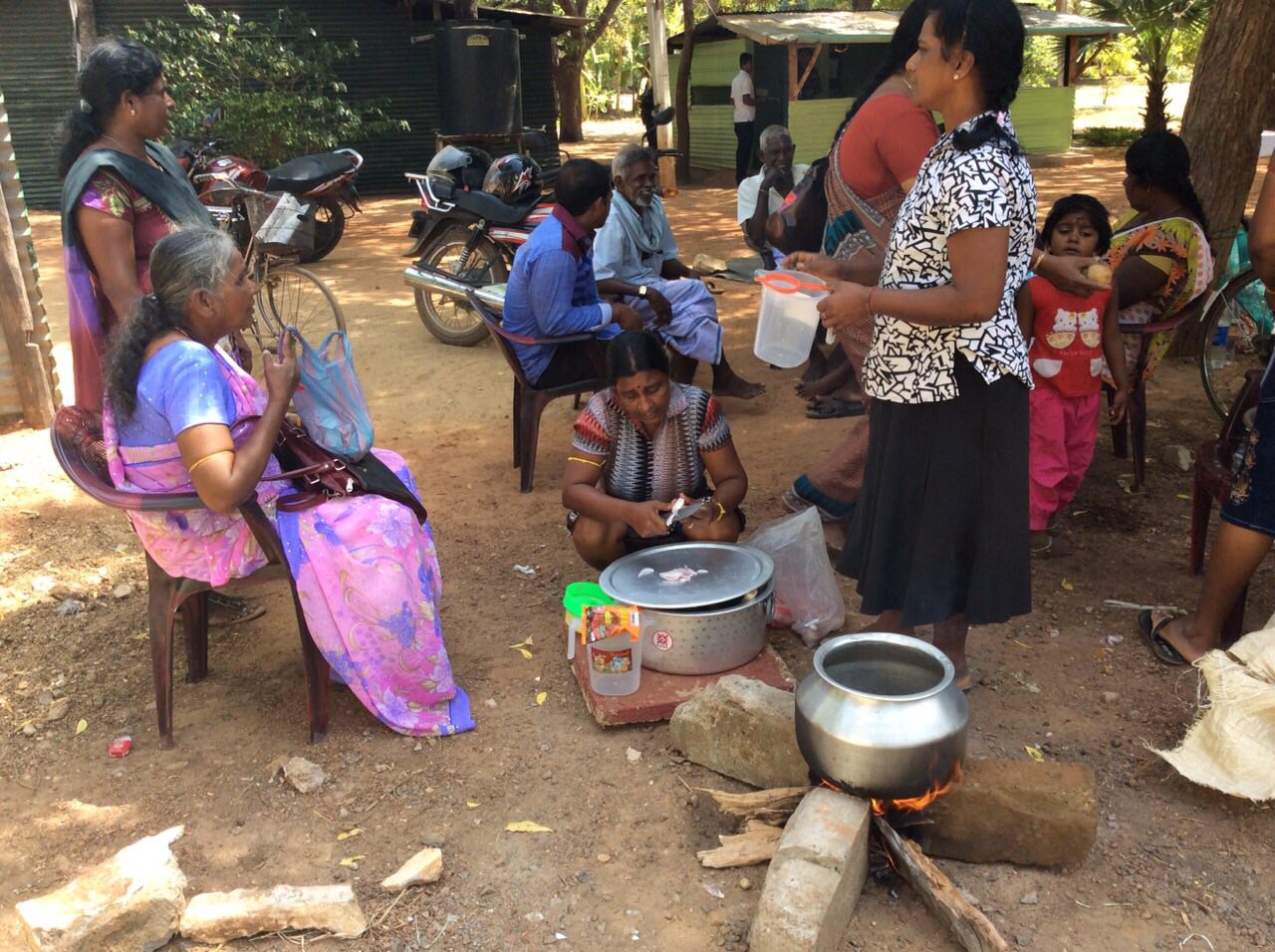 பரவிப்பாஞ்சானில் தனிமைப்படுத்தப்பட்டுள்ள இராணுவத்திற்கு எதிரான மக்களின் போராட்டம்