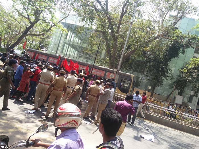 சென்னை பாஜக அலுவலகம் முற்றுகை!