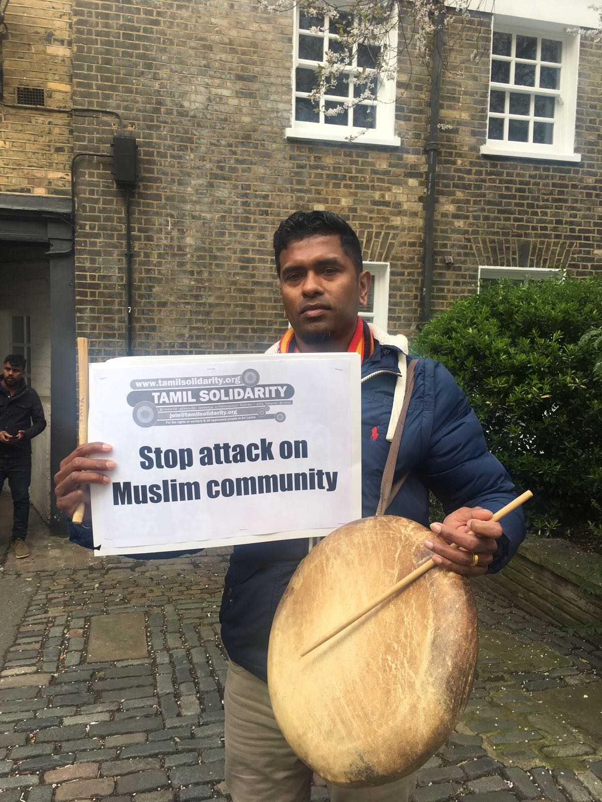 பவுத்த பேரினவாதி மைத்திரியும் முஸ்லீம்களுக்கு ஆதரவான போராட்டமும்!