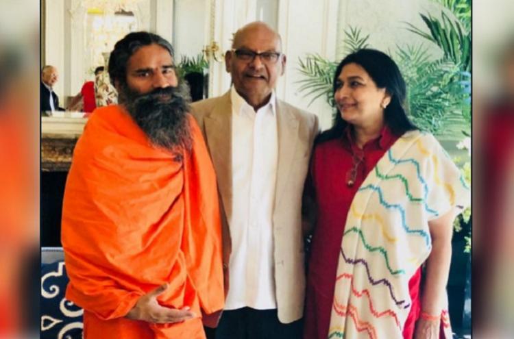 தூத்துக்குடி வேதாந்தா படுகொலைகளுக்கு ஆதரவாக பாபா ராம் தேவ் லண்டனில்..