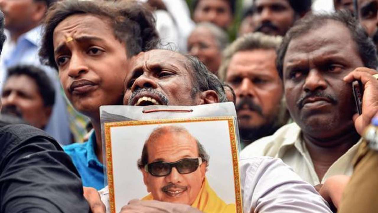 ஈழத் தமிழர்களுக்கும் தமிழ் நாட்டு மக்களுக்கும் இடையே முரண்பாடு நாசகார சக்திகளால் திட்டமிடப்படுகிறது
