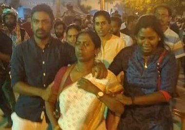 பன்றித் தொழுவத்திலிருந்து கேட்கும் கூச்சல்