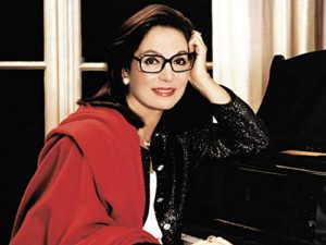 Nana  Mouskouri