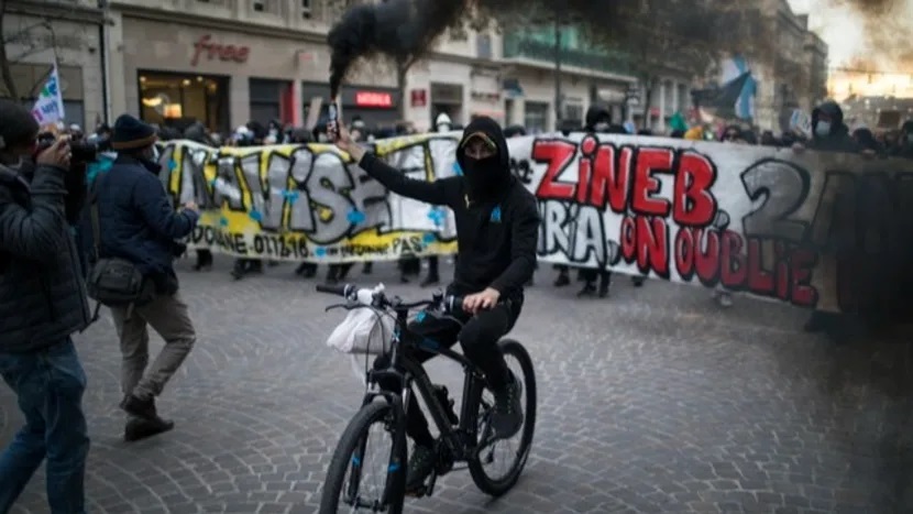 பிரான்சில் மைய அரசியல் வன்முறைக்கு எதிராகத் தொடரும் மக்களின் போராட்டம்!