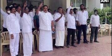 காங்கிரஸ் கட்சியில் கடும் கோஷ்டி மோதல்- அதிர்ச்சியில் திமுக!