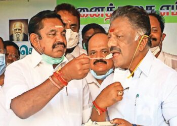அதிமுகவில் இருந்து அன்றாடம் விலகும் முக்கிய பிரமுகர்கள்!