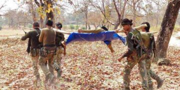 ராணுவத்தினரை வரவளைத்து சுற்றி வளைத்து தாக்குதல் நடத்திய மாவோயிஸ்டுகள்!