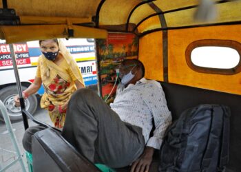 கொரோனா வீதியிலும் விபத்துகளிலும் மடியும் இந்தியர்கள்!
