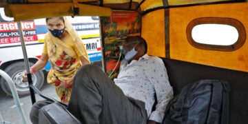 கொரோனா வீதியிலும் விபத்துகளிலும் மடியும் இந்தியர்கள்!