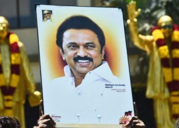 சுற்றிலும் நெருக்கடி என்ன செய்யப் போகிறார் ஸ்டாலின்?