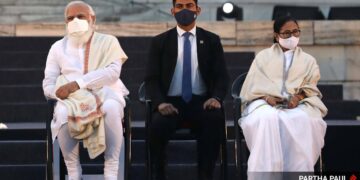 மோடிக்கு நோஸ் கட் கொடுத்த மம்தா அதிகார மோதல் உச்சம்!