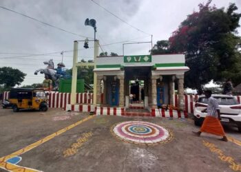 நீண்ட காலத்திற்குப் பிறகு இந்துக் கோவிலுக்குள் நுழைந்து வழிபட்ட பட்டியலின மக்கள்!