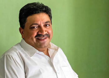தமிழக மக்கள் ஒவ்வொருவர் தலையிலும் தலா 2,63,976 ரூபாய் கடன்!