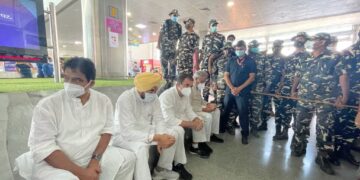 ராகுல்காந்தி பெரும்  போராட்டங்களுக்குப் பின்னர் அனுமதி!