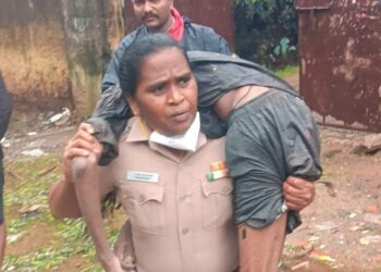 பெண் காவலரால் மீட்கப்பட்ட இளைஞர்  உயிரிழப்பு!