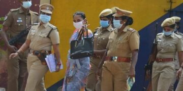 பரோலில் வந்தார் நளினி!