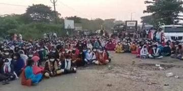 நாம் தமிழர் பரப்பிய வதந்தி- ஆயிரக்கணக்கான பெண்கள் சாலைமறியல்!